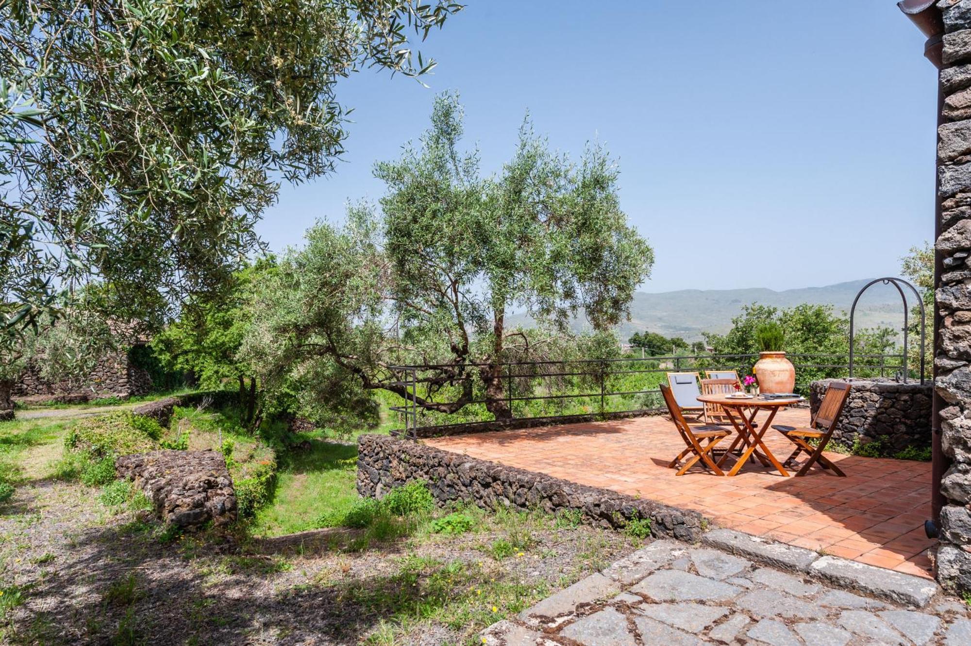 Terrazze Dell'Etna - Country Rooms And Apartments 兰达佐 外观 照片