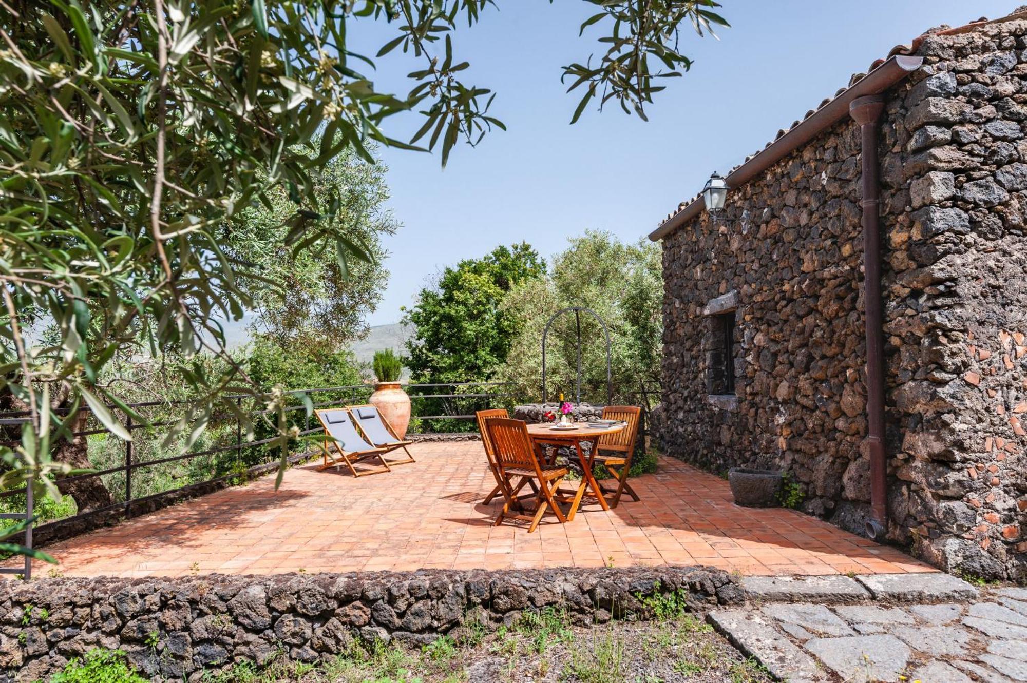 Terrazze Dell'Etna - Country Rooms And Apartments 兰达佐 外观 照片