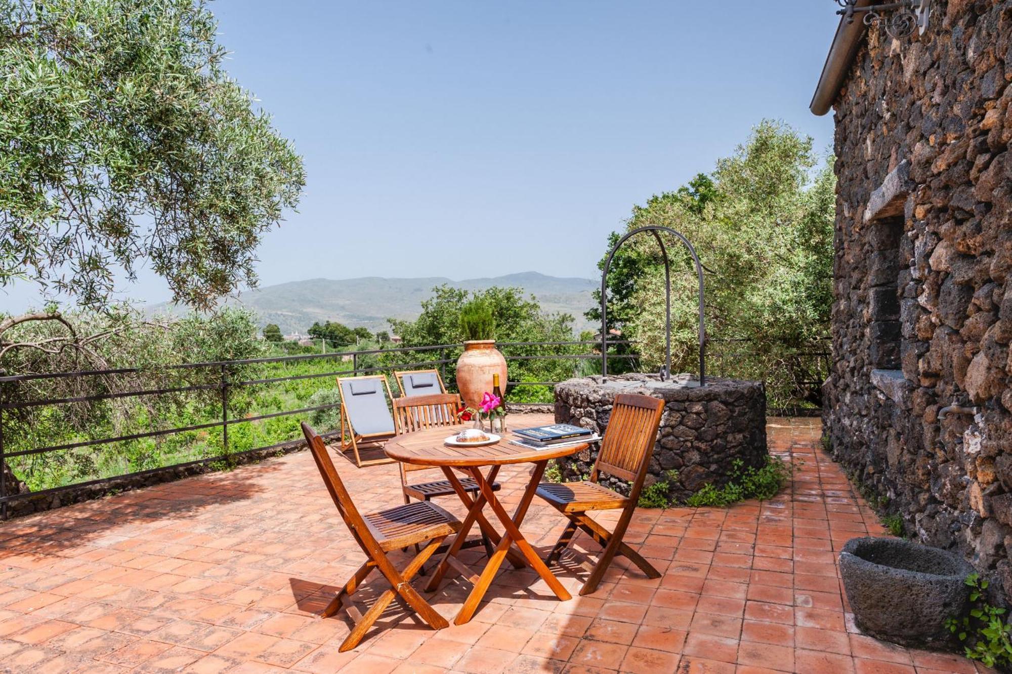 Terrazze Dell'Etna - Country Rooms And Apartments 兰达佐 外观 照片